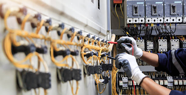 Professional Electrician technician working in Park Hills, MO